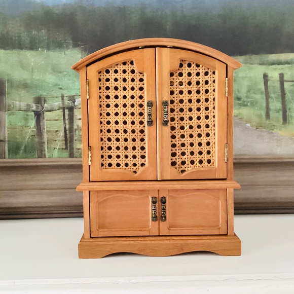 London Leather Vintage MCM Wooden Jewelry Cabinet Rattan Lattice Yellow Velvet - Picture 1 of 16